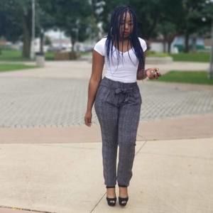 Meet your Posher, Cynthia